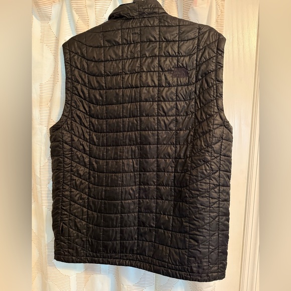 Men's Black North Face Thermoball Quilted Vest - Picture 2 of 6
